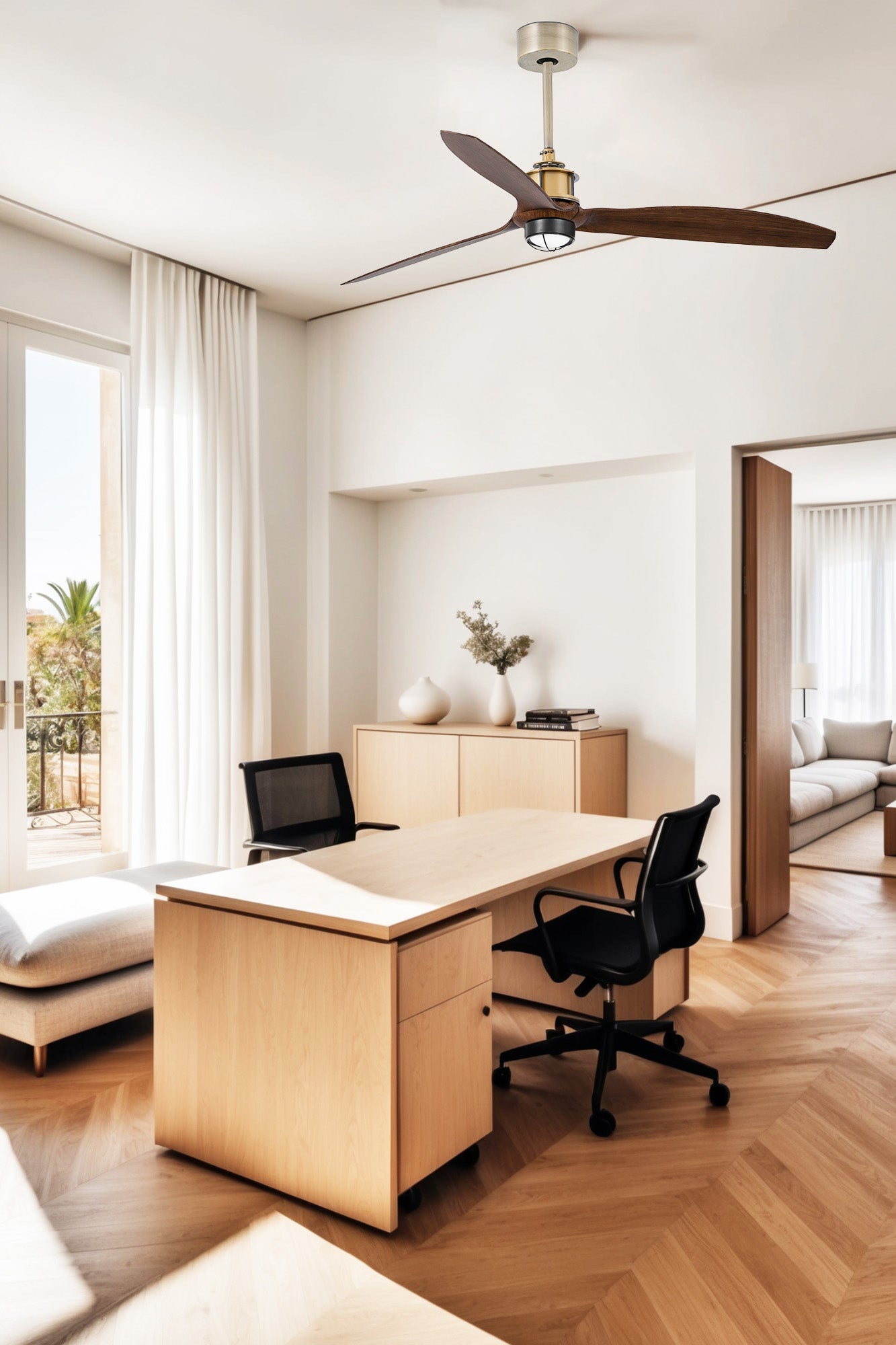 Ventilador de techo LED FARO JUST FAN M en oro viejo con aspas de nogal, diseño industrial moderno para ventilación e iluminación, ref. 33398-10