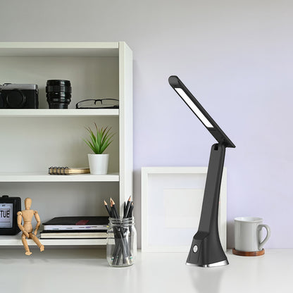 Lámpara de escritorio Anhidrita fabricada en ABS color Negro, con detalles cromados.