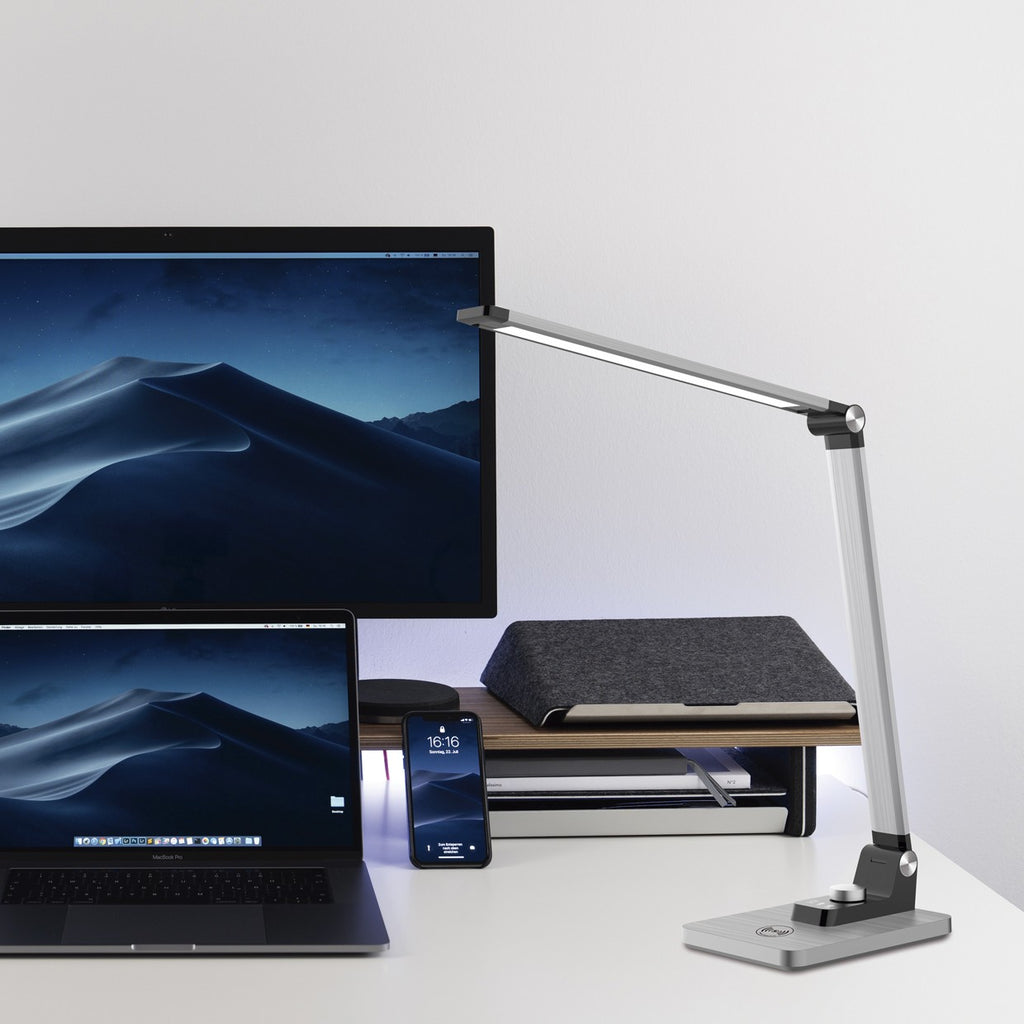 Flexo LED Nelson Plata AJP/Alemar (Ref. 11467): Dimensiones de la lámpara de escritorio con diseño elegante, carga inalámbrica, interruptor táctil y luz regulable.  Compra en luzguru.com
