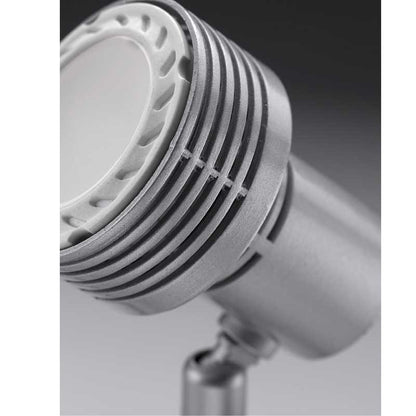 Foco Masta fabricado en Aluminio color Plata, ideal para iluminar tu hogar