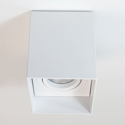 Foco GU10 con diseño orientable para dirigir la luz