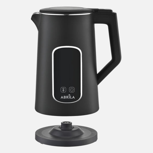 Hervidor de Agua Eléctrico Ajenjo 1,7 L 2200 W Negro Fabrilamp instalada en ambiente decorativo de salón o dormitorio | Fabrilamp / Abrila