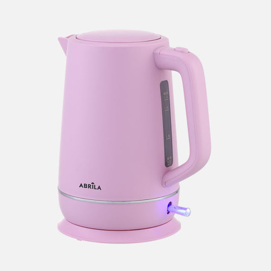 Hervidor de Agua Eléctrico Coffee Rosa 1,7L 2200W Fabrilamp instalada en ambiente decorativo de salón o dormitorio | Fabrilamp / Abrila