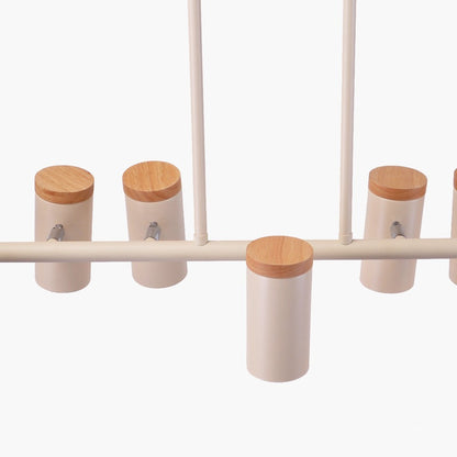 Lámpara Gio fabricada en metal color crema con detalles en madera beige