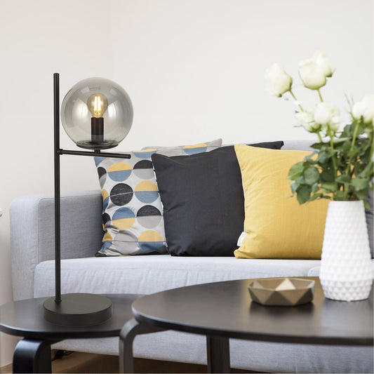 Lámpara Boston fabricada en Acero color Negro con tulipa de Cristal Fumé