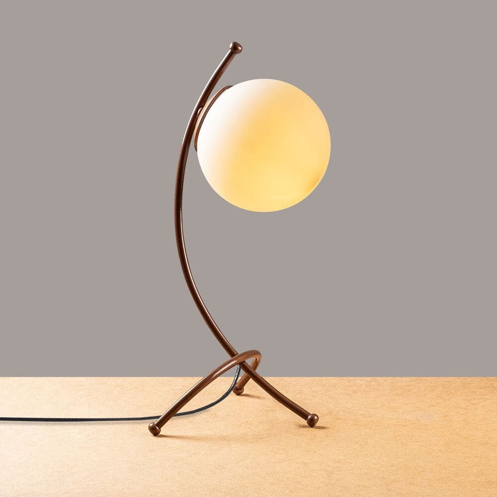 Lámpara fabricada en metal y cristal mate color negro, ideal para iluminar tu hogar