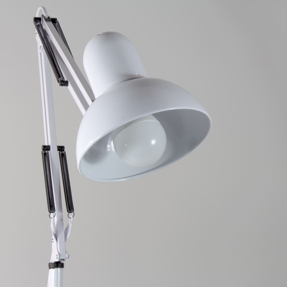 Lámpara de pie con altura regulable entre 45 y 90 cm