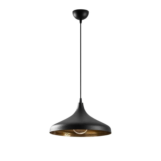 Lámpara colgante fabricada en metal color negro con interior dorado
