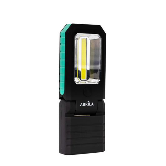 Linterna de Trabajo LED COB Rumbo 300 Lúmenes Negro/Verde Fabrilamp instalada en ambiente decorativo de salón o dormitorio | Fabrilamp / Abrila