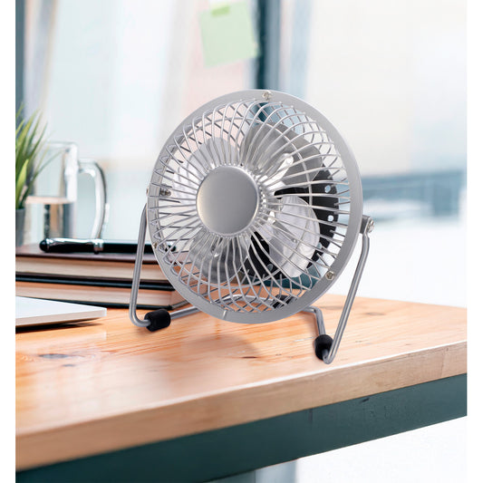 Ventilador Bulerias fabricado en Metal color Cromo, con aspas de Policarbonato