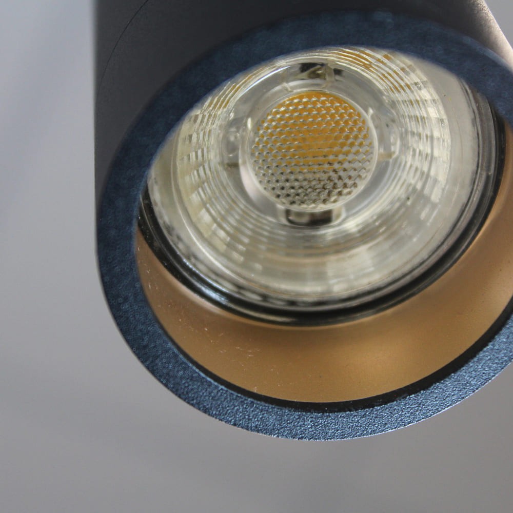 Lámpara colgante Ari con protección IP20 para interiores