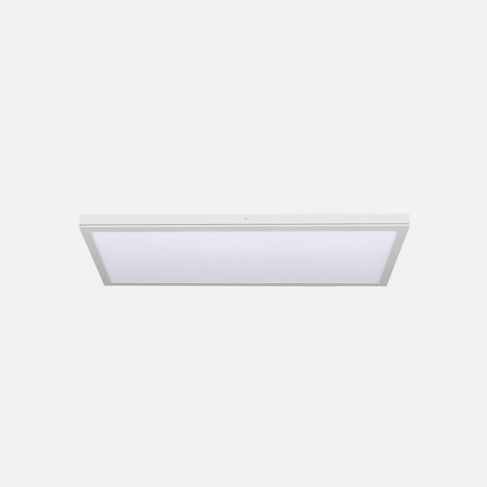 Iluminación LED blanca fría y funcional, perfecta para la oficina