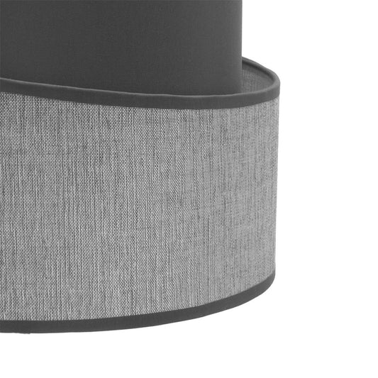 Pantalla Hara fabricada en textil color gris, ideal para lámpara de mesa