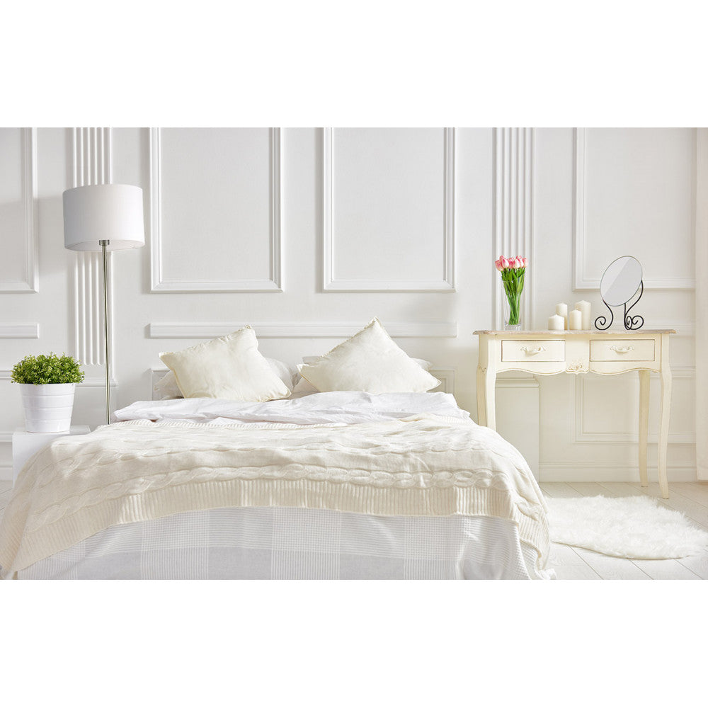 Lámpara de pie Aldebaran fabricada en metal color cuero con pantalla textil beige