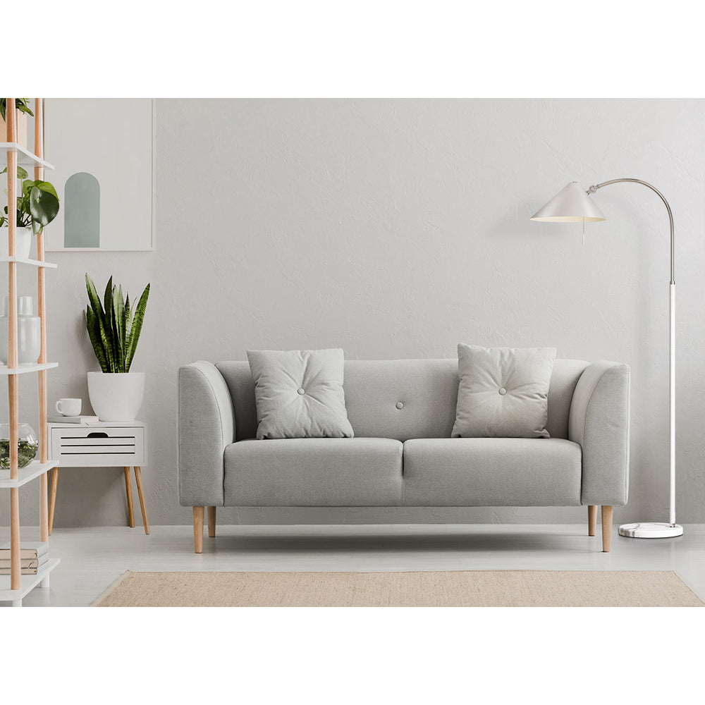 Elegante lámpara de pie blanca ideal para iluminar tu salón con estilo