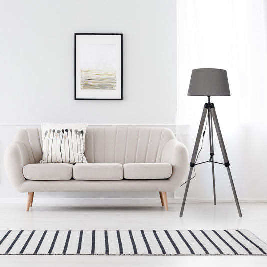 Lámpara Julen fabricada en metal y madera color gris, con pantalla textil