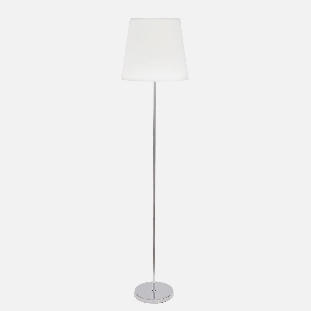 Lámpara de pie Maldivas fabricada en metal color cromo con pantalla blanca textil