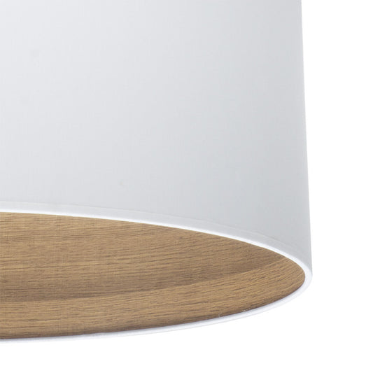 Lámpara Tatiana fabricada en metal color níquel y textil blanco madera clara