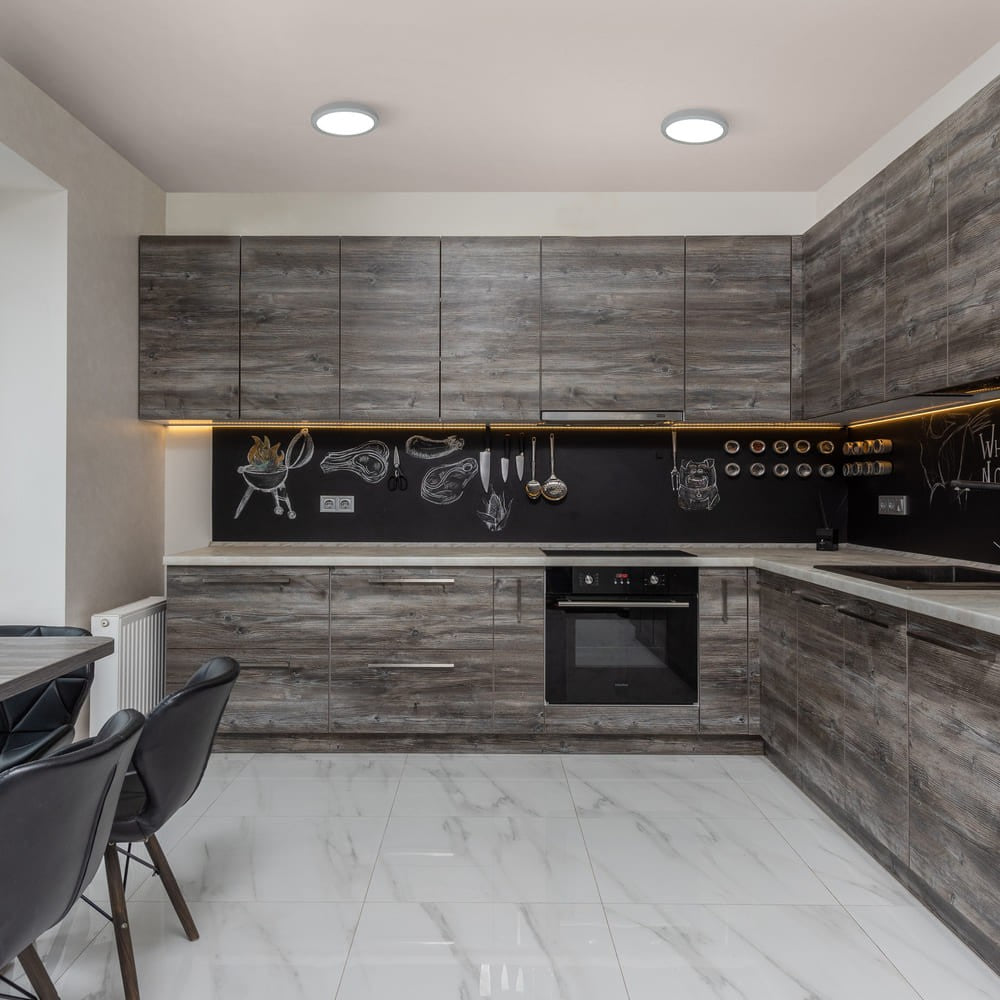 Plafón LED con luz neutra de 4000K ideal para buena visibilidad