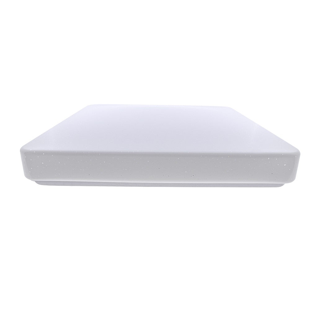 Plafón Sever fabricado en aluminio y acrílico, color blanco con diseño moderno