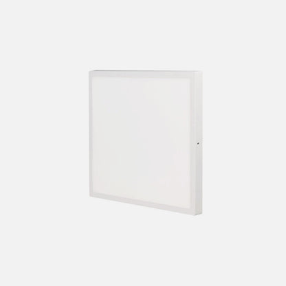 Iluminación LED moderna ideal para oficinas y espacios de trabajo