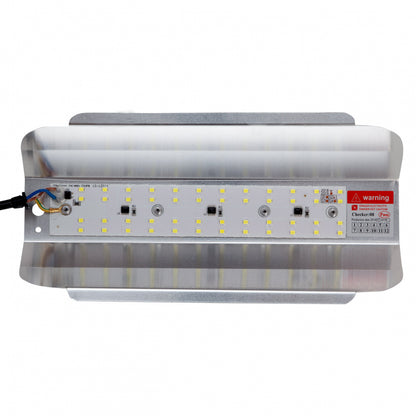 Proyector LED Fabrilamp / Abrila fabricado en metal color níquel, ideal para exteriores