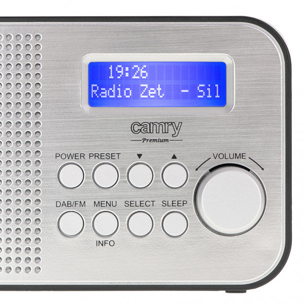 Detalles de la Radio Portátil DAB+ FM Fabrilamp/Abrila P019CR1179: diseño compacto, pantalla LCD, batería 2000mAh, carga micro USB, toma auriculares, alarma y capacidad para 20 emisoras.  Pertenece a la colección Tocadiscos y Radios de Fabrilamp/Abrila.
