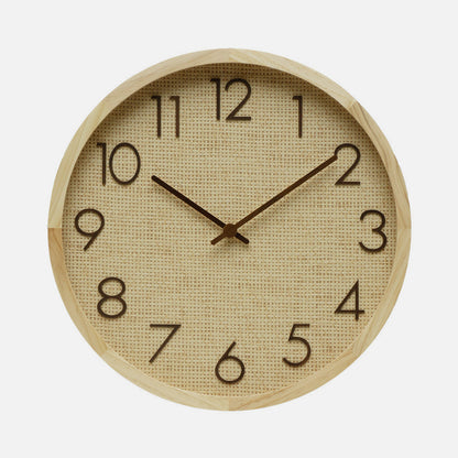 Reloj de pared con movimiento continuo, ideal para un ambiente silencioso