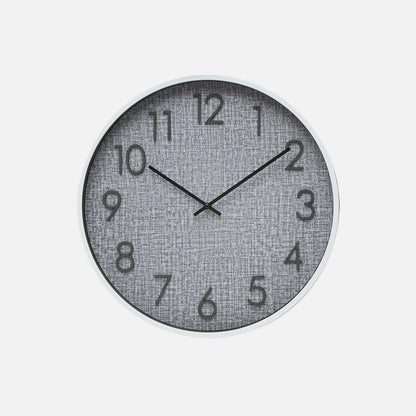 Reloj de pared con movimiento continuo para un ambiente silencioso