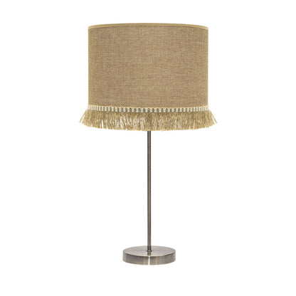 Lámpara sobremesa Sibila de Fabrilamp, fabricada en metal color cuero con pantalla de tela de saco-yute arena