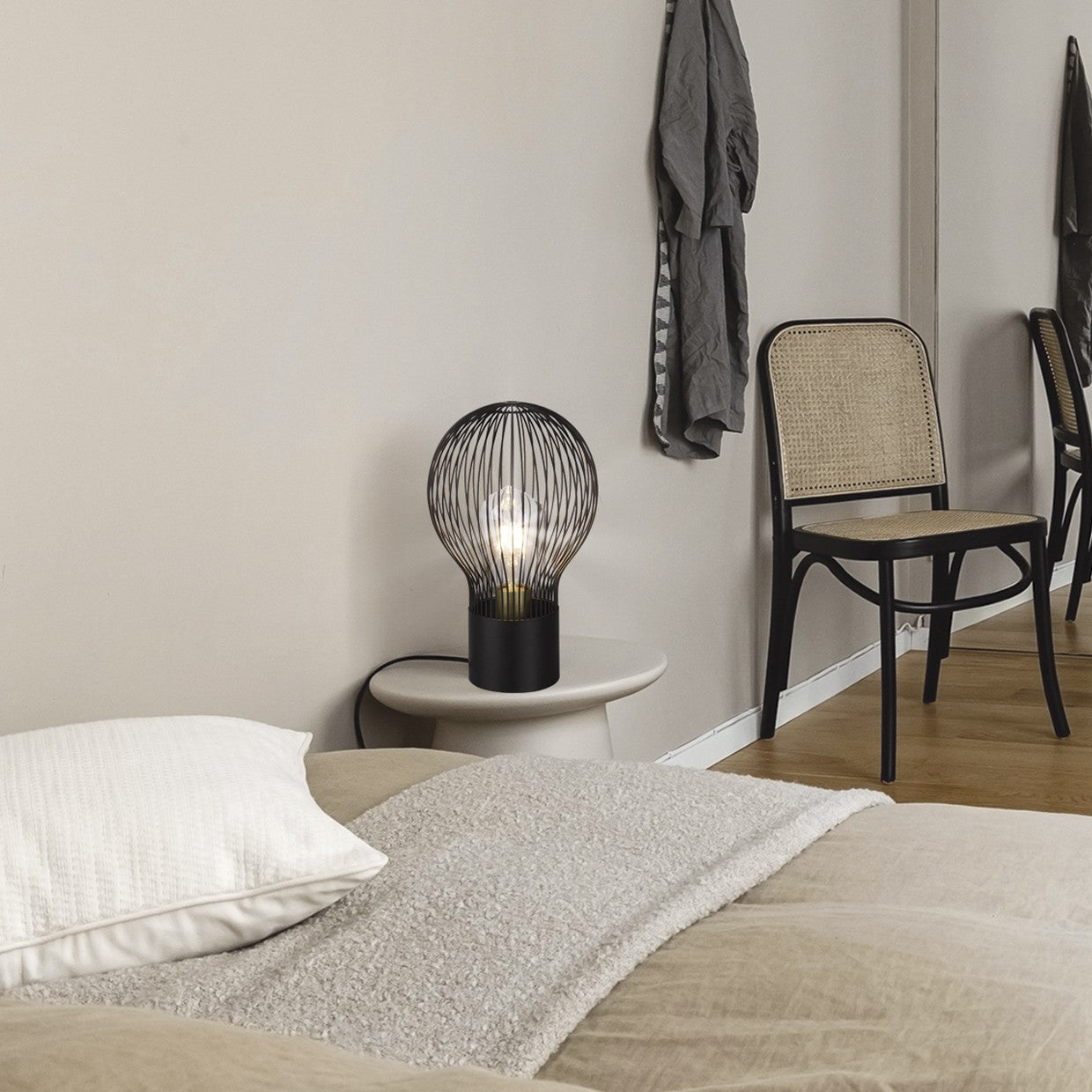 Lámpara sobremesa Brando Negra AJP/Alemar (Ref. 11023): medidas detalladas. Diseño elegante y moderno, E-27 60W Max.  Envío rápido en luzguru.com
