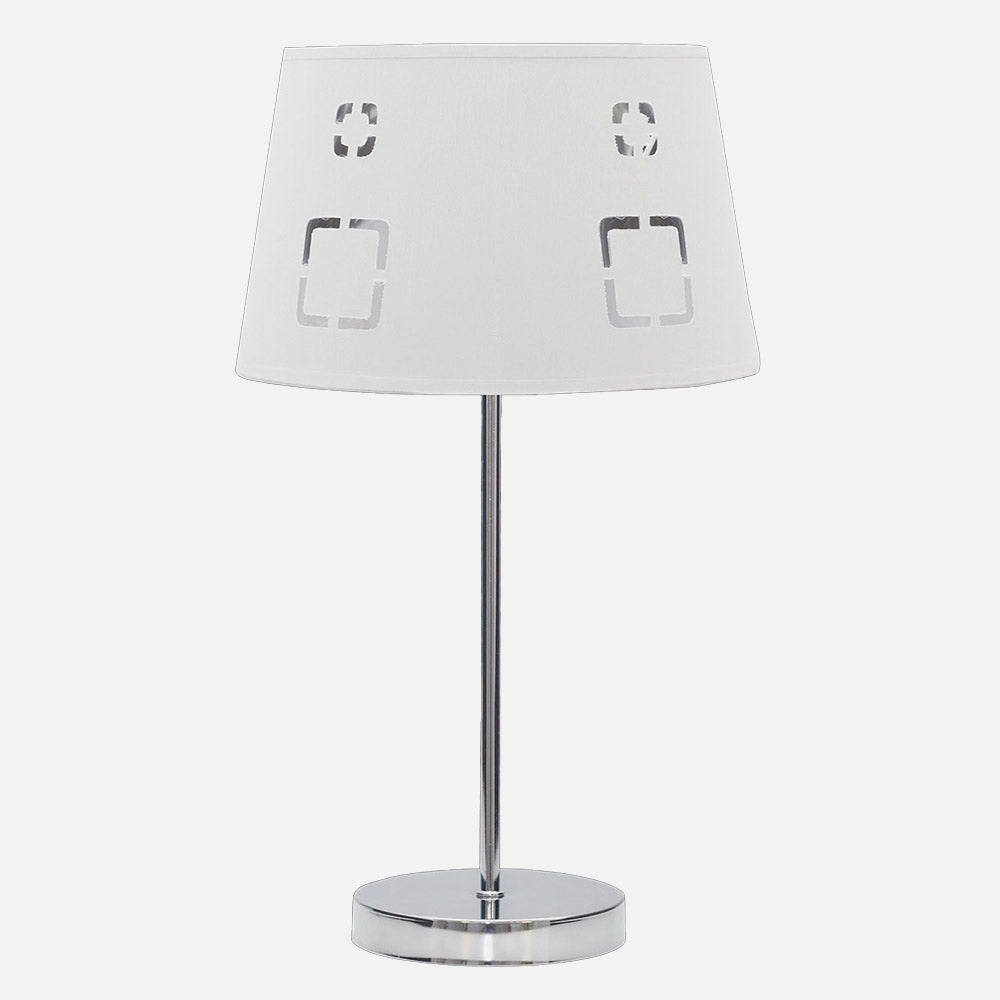 Sobremesa Celaya fabricada en metal y textil, color blanco. Lámpara de diseño Fabrilamp / Abrila.