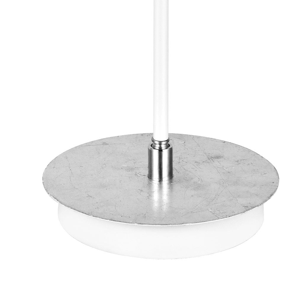 Elegante lámpara moderna blanca y plata ideal para salones y despachos