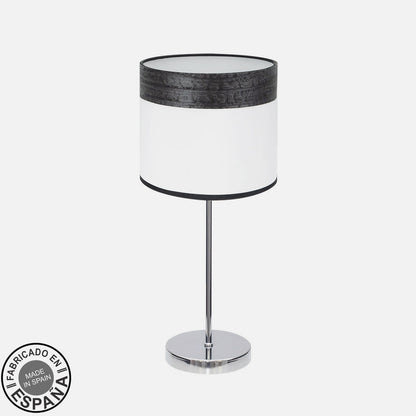 Lámpara Cloe fabricada en metal cromado y textil, color madera negra y blanco