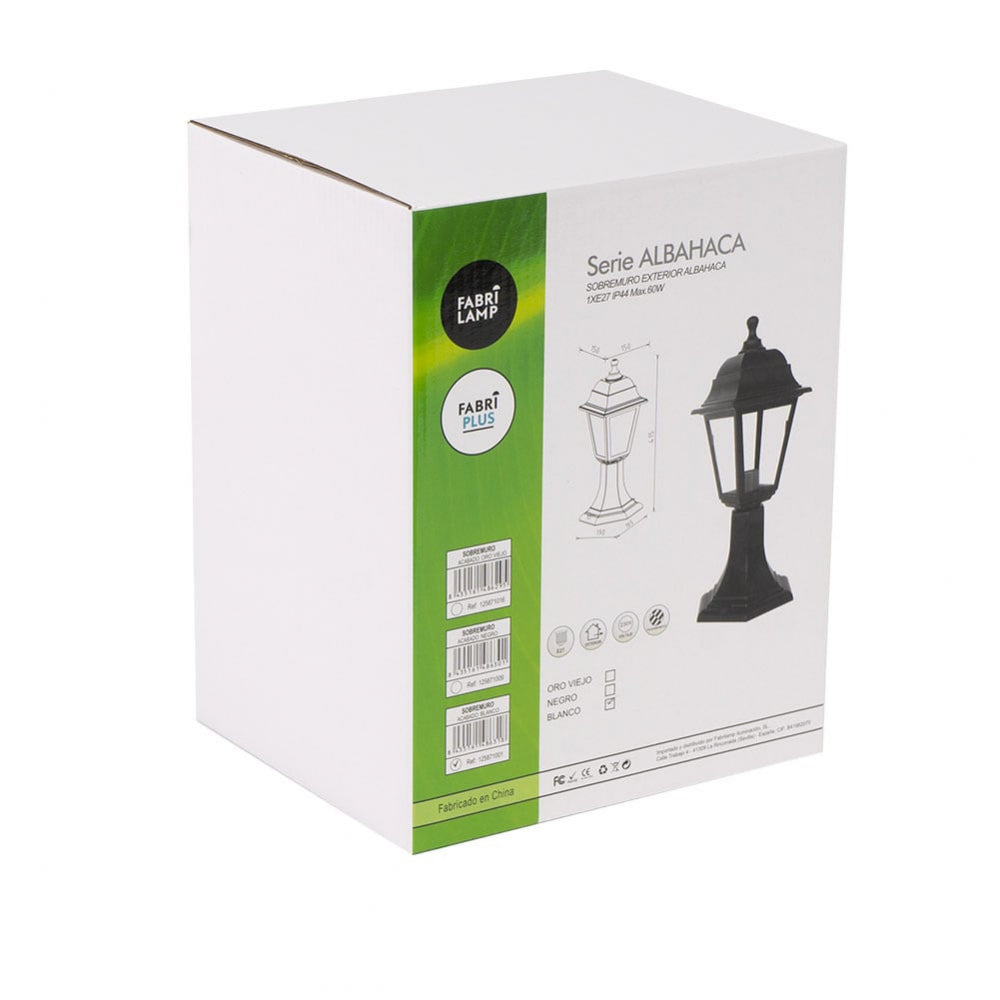 Sobremuro Albahaca fabricado en Policarbonato color Blanco, ideal para iluminar tu jardín