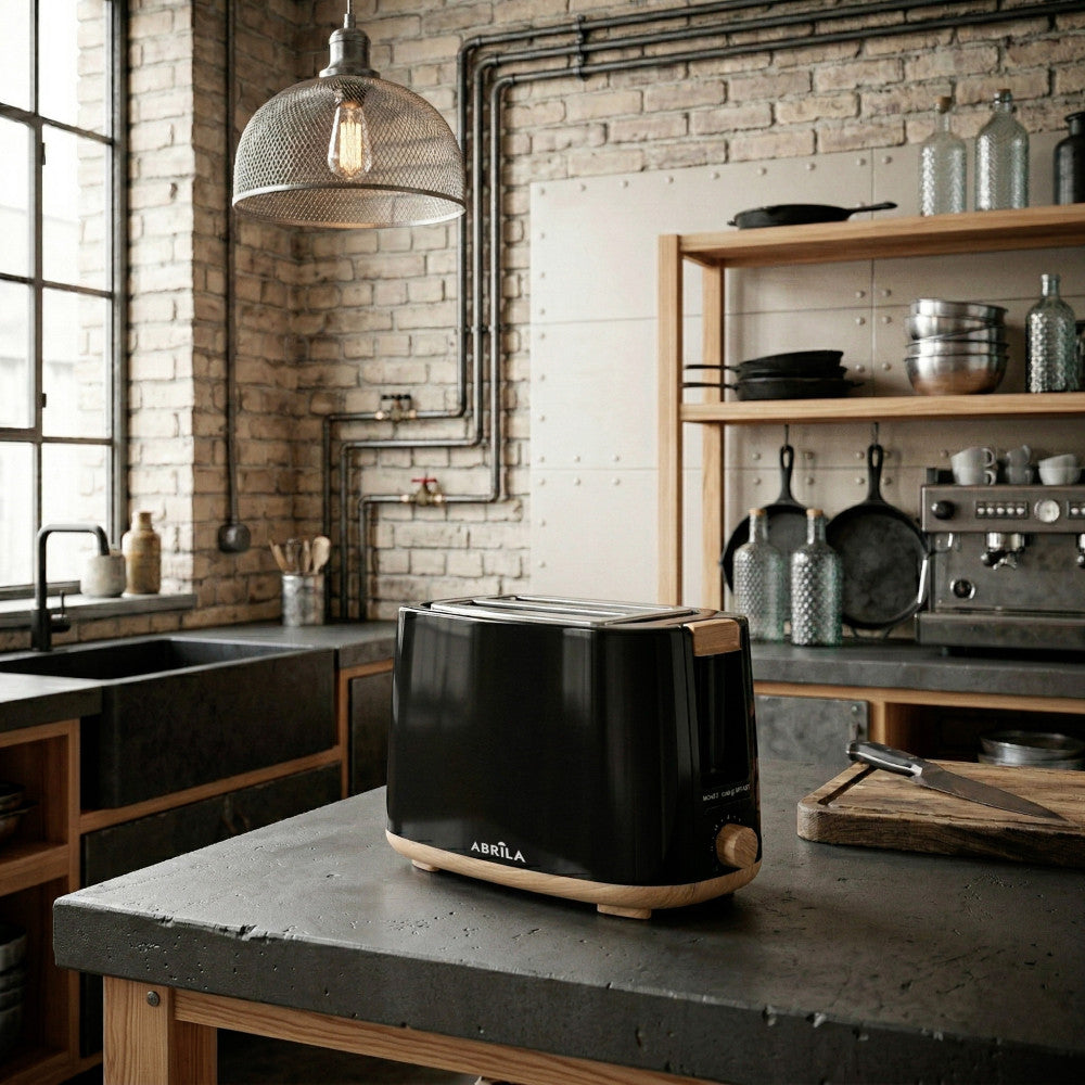 Tostador ULLA fabricado en metal color negro/haya, ideal para tu cocina