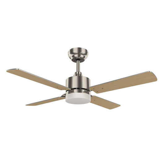 Ventilador Hupe fabricado en metal color níquel con aspas reversibles haya/plata