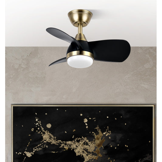Ventilador de Techo con Luz LED Pirdo 60 cm Cuero/Negro Fabrilamp instalada en ambiente decorativo de salón o dormitorio | Fabrilamp / Abrila