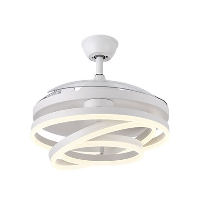 Ventilador de techo moderno con aspas plegadas, ideal para habitaciones con techos bajos y espacios reducidos