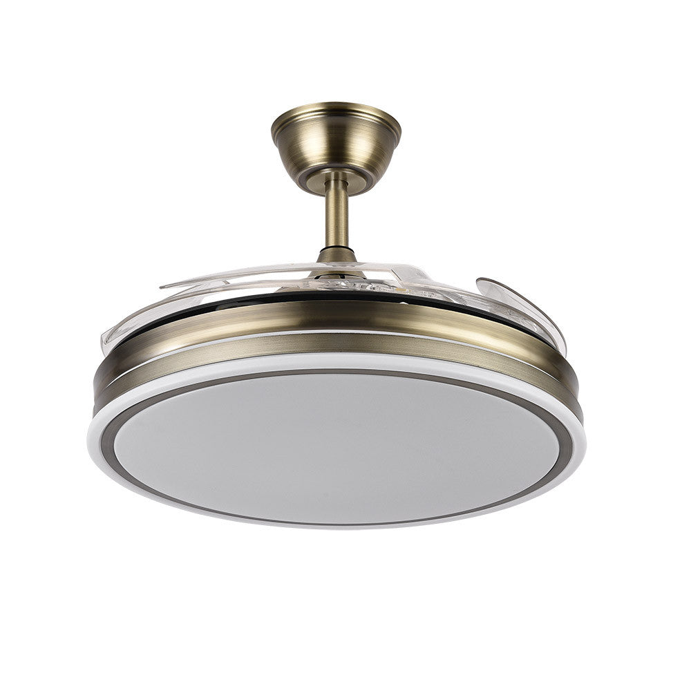 Ventilador Bayomo fabricado en metal color cuero con aspas de ABS transparente