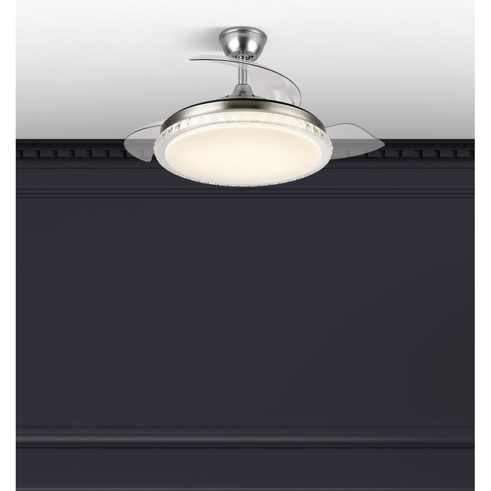 Moderno ventilador de techo con luz ideal para el salón