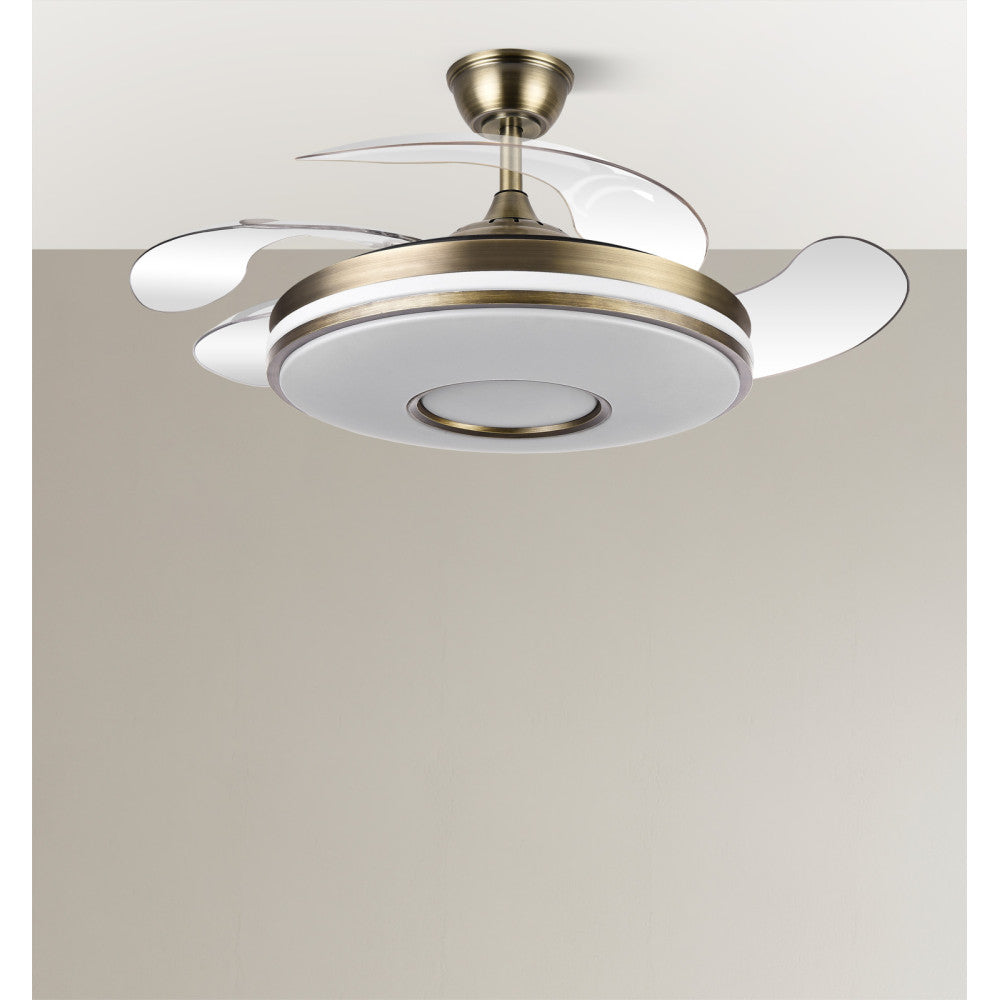 Elegante ventilador de techo color cuero, ideal para salón