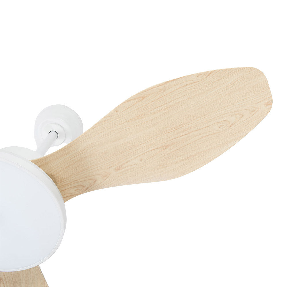 Ventilador de techo moderno con control remoto, ideal para salón interior