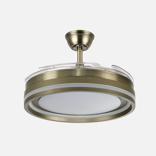 Ventilador Cerrato fabricado en metal color cuero y aspas de ABS transparente