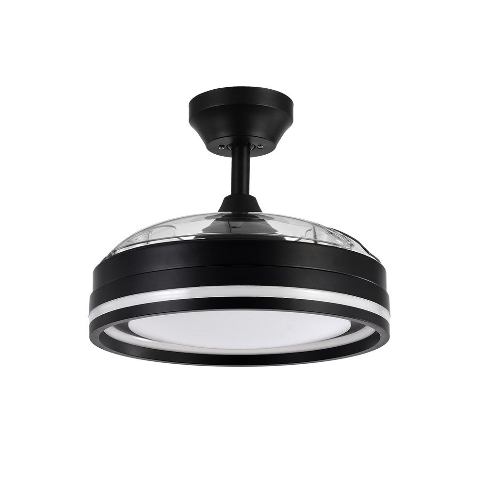 Ventilador Cerrato fabricado en metal color negro con aspas de ABS