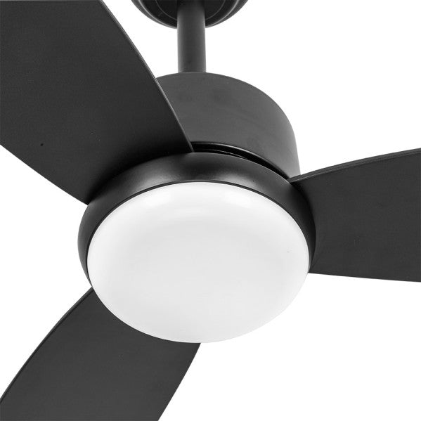 Ventilador de techo Genil 24W negro de Fabrilamp, detalle del mando a distancia