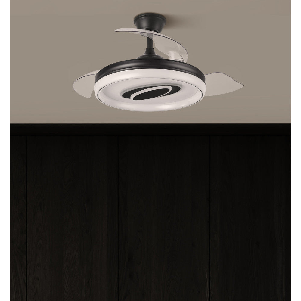 Elegante ventilador de techo negro ideal para salón