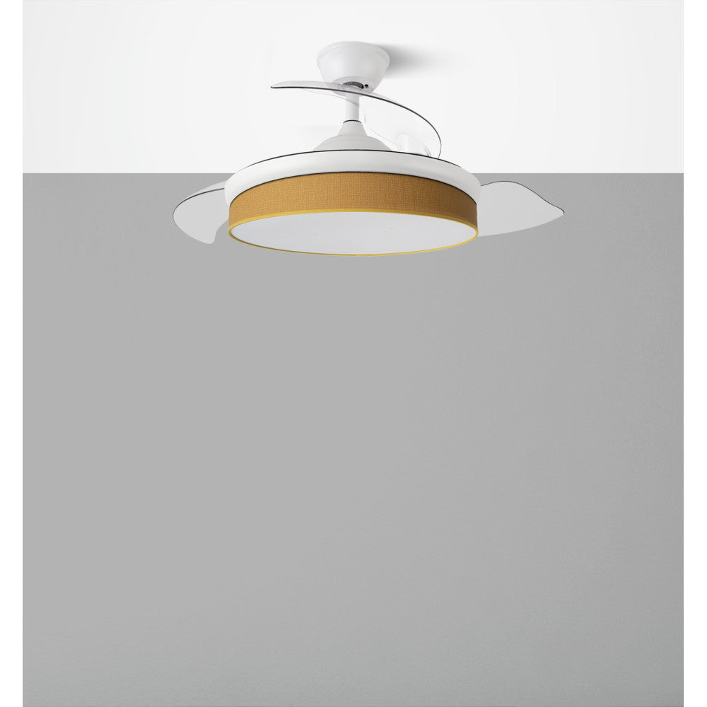 Elegante ventilador de techo con luz, ideal para el salón
