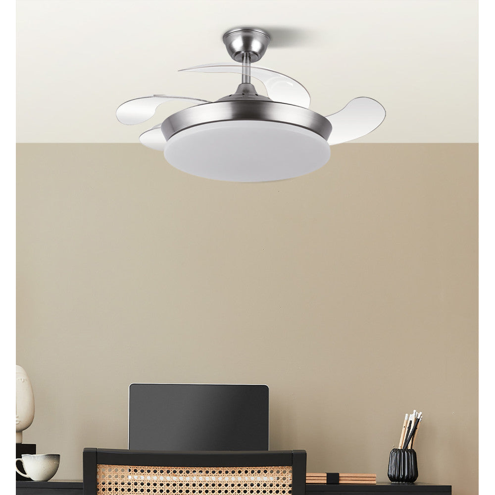 Elegante ventilador de techo níquel ideal para salón