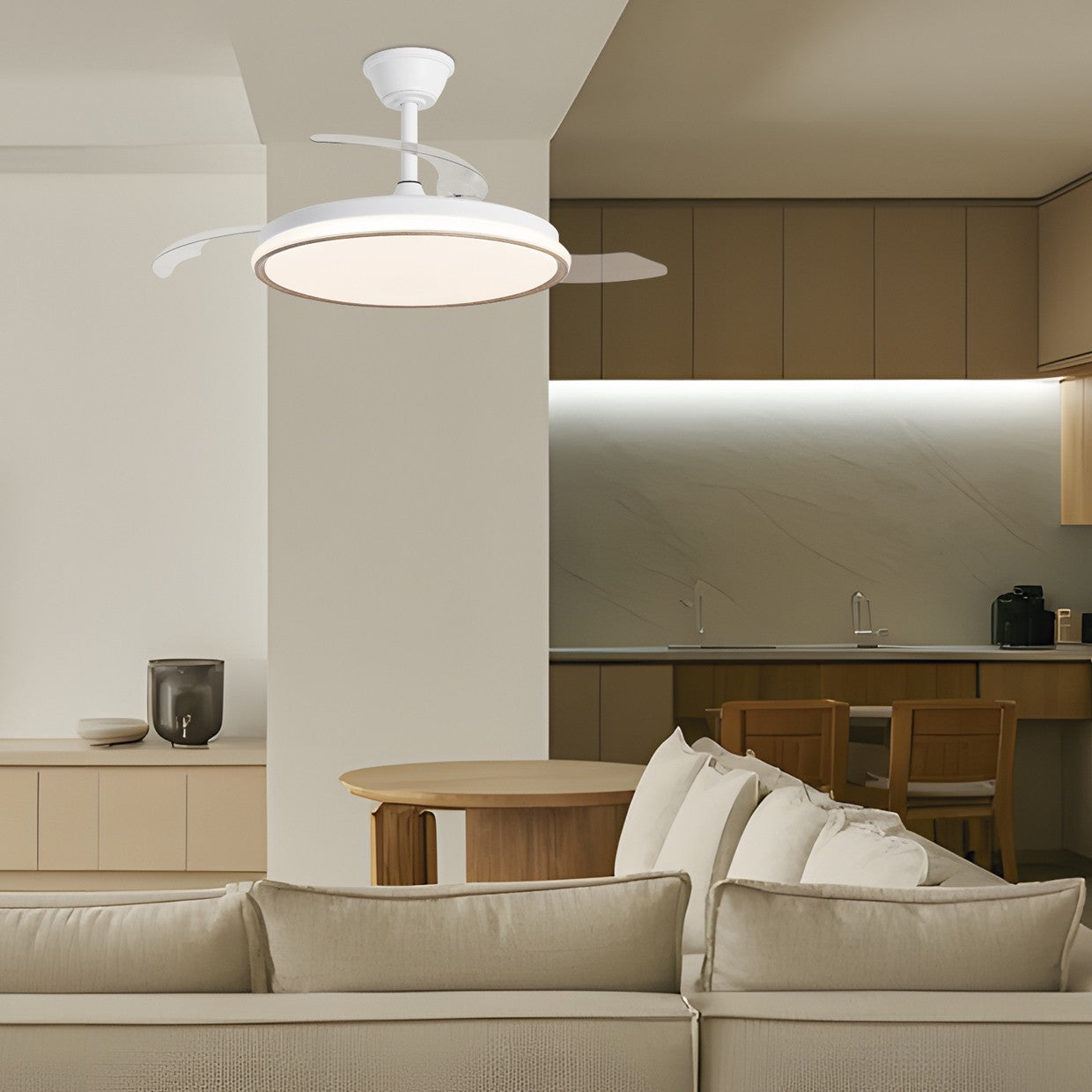 Ventilador Dublin con palas desplegadas mostrando su funcionamiento y diseño moderno